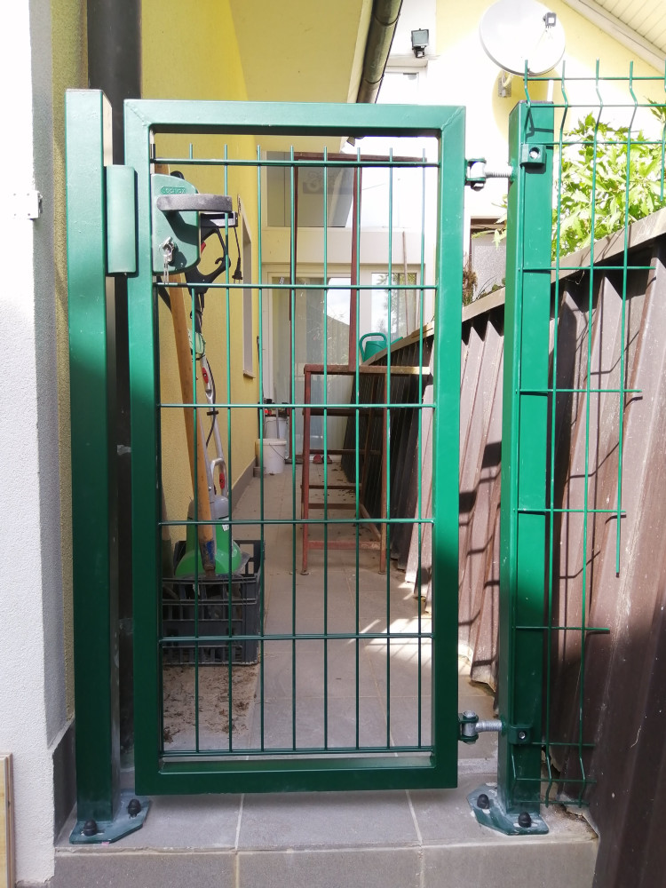 dvoriščna vrata 17