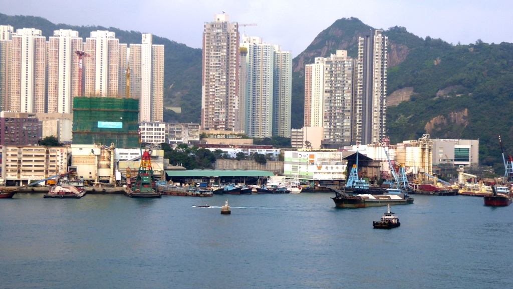 Blick ins gebirgige Hinterland