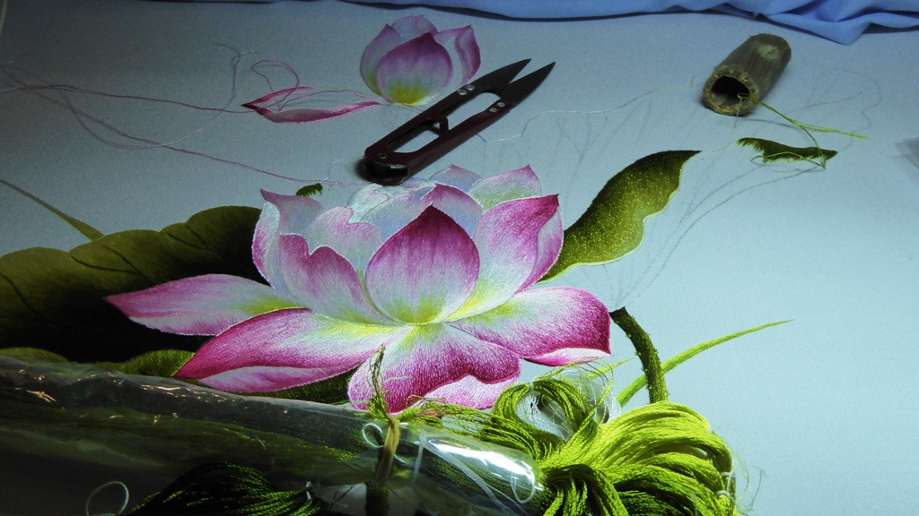 Kunstvolle Seidenstickerei