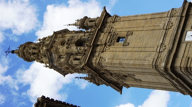 Der 70 Meter hohe freistehende Turm der Kathedrale ist der höchste von La Rioja