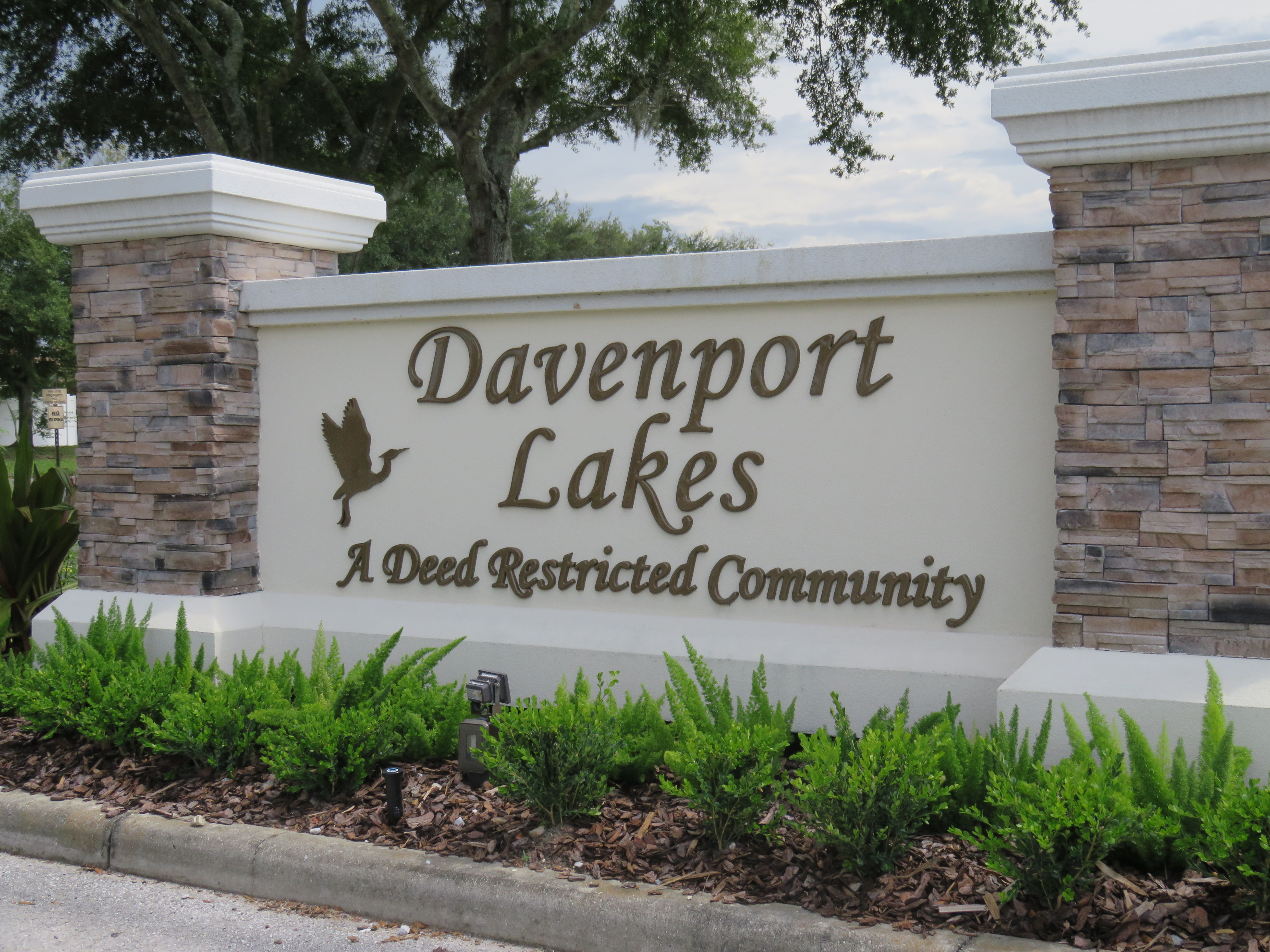 Davenport Lakes Community Entrance