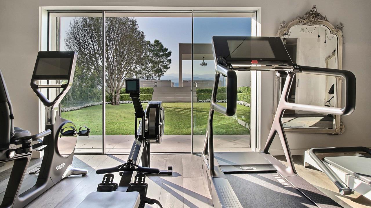https://0501.nccdn.net/4_2/000/000/002/043/Terre-Blanche-Villa-Rental-H11.jpg