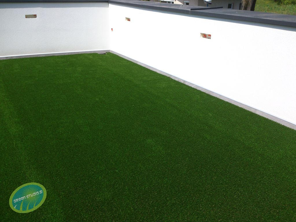 Terasa umetna trava