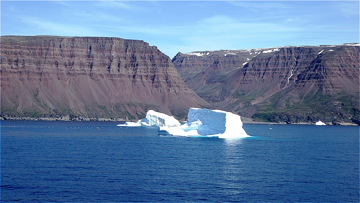 Anfahrt in die Bucht von Qeqertarsuaq