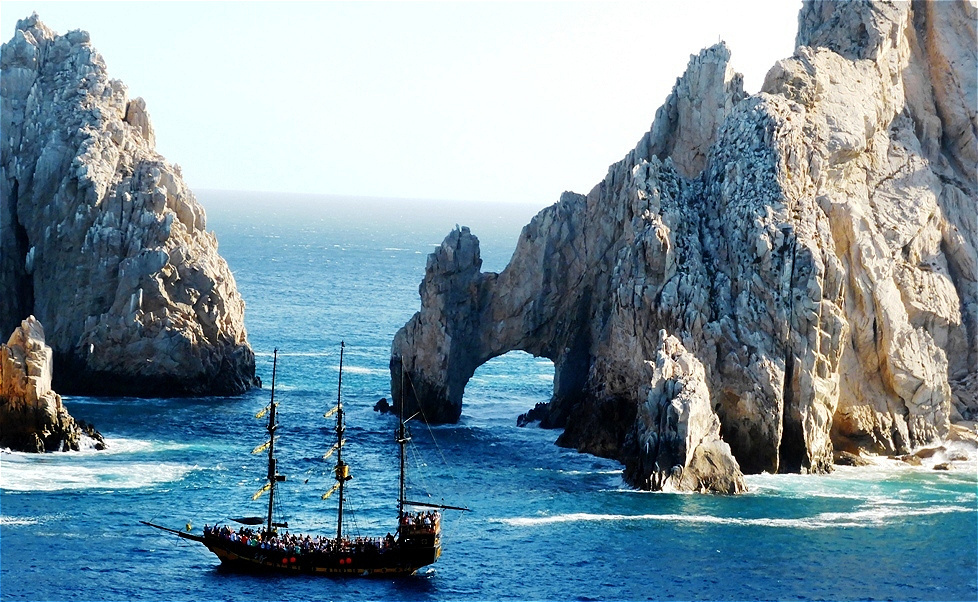 El Arco de Cabo San Lucas
Das Wahrzeichen von San Lucas ist der 62 Meter hohe Felsen El Arco am südlichen Ende der Halbinsel.