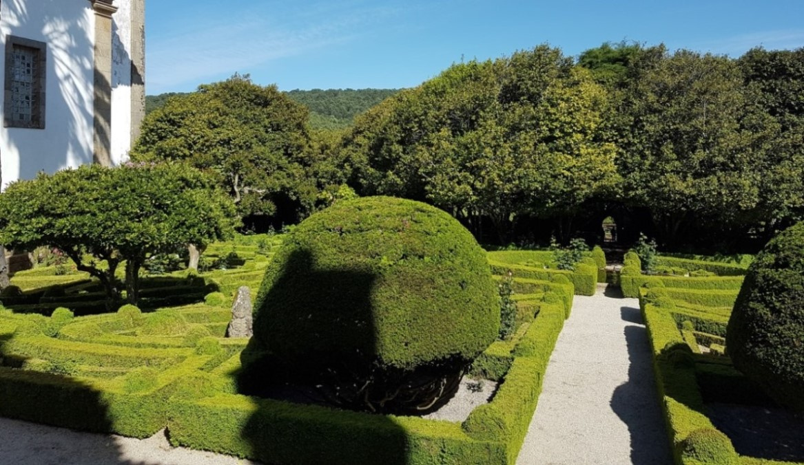 Imposante Gartenarchitektur !