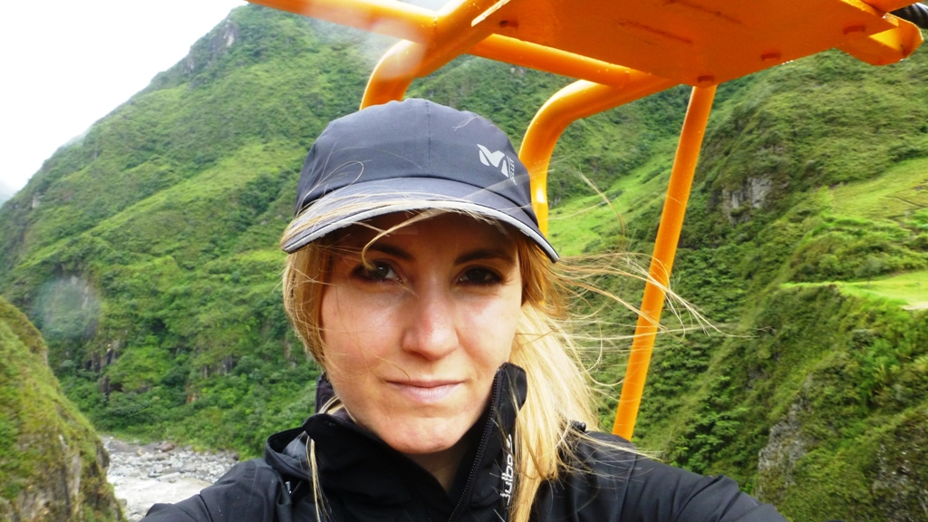 In der "Gondel" in schwindelnder Höhe über dem brodelnden Schlund