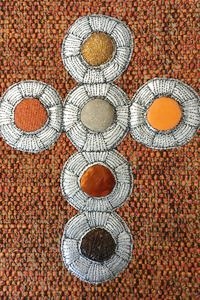 Couverture de lectionnaire originale avec sa croix polylobée