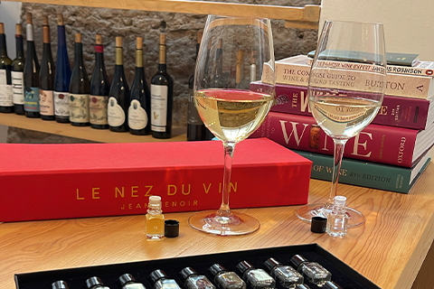 Speed Tasting de 3 Vinhos ou 5 Vinhos Speed Tasting de 3 Vinhos ou 5 Vinhos