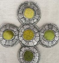 Croix latine multi-lobée