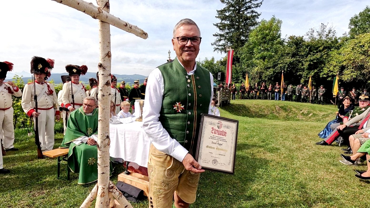 7. Sept. 2025 - Bgm. Erich Rippl erhält das "Goldene Ehrenkreuz" der Bürgergarden