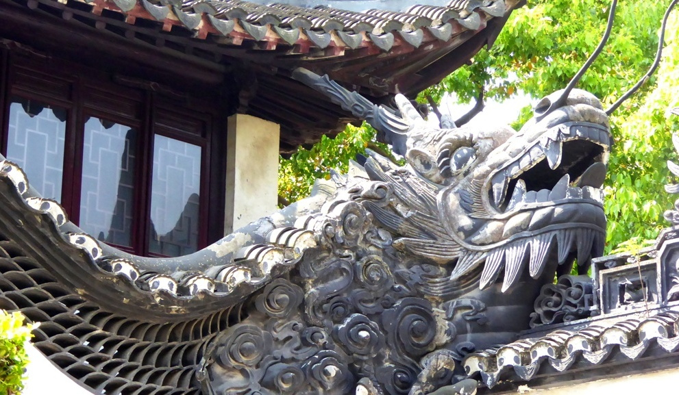 Furchteinflößender Drache