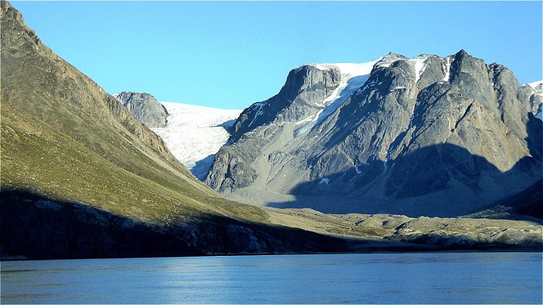 Deutlich sichtbar ist der Rückzug der Gletscher !