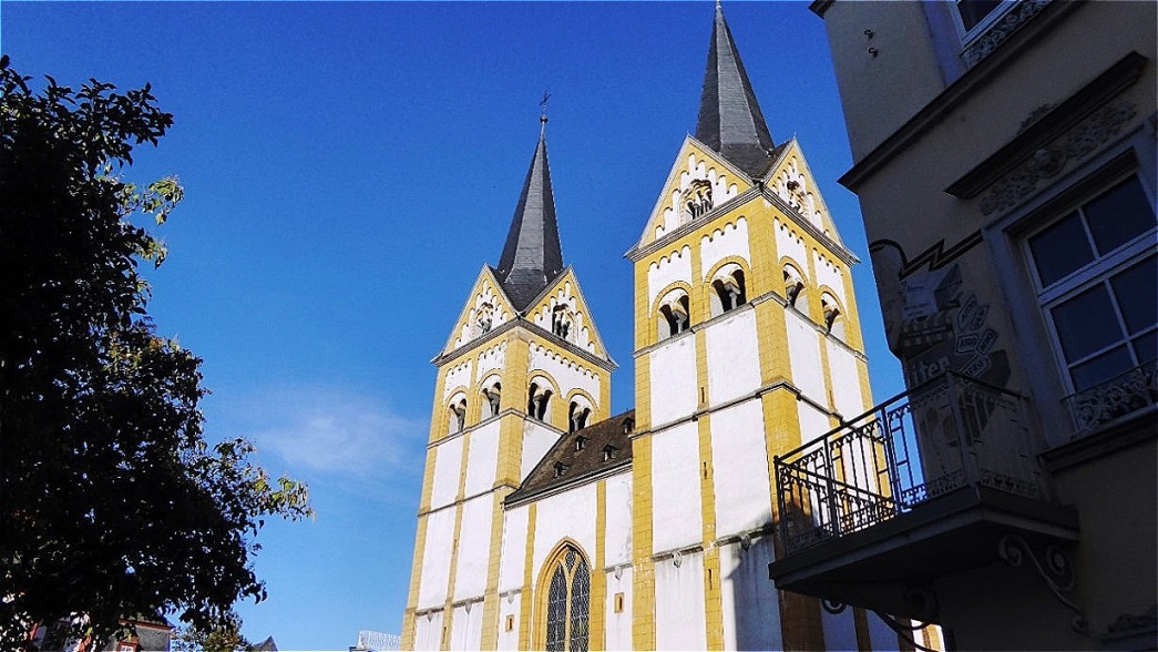 Die um 1100 errichtete Florinskirche gehörte einst zum Chorherren-Stift St. Florin und ist heute eine evangelische Gemeindekirche im Stadtzentrum
