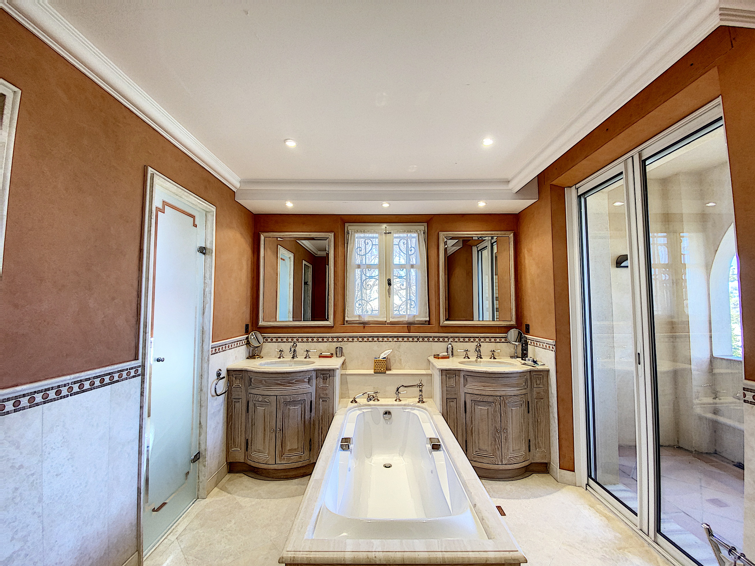 https://0501.nccdn.net/4_2/000/000/00d/f43/Terre-Blanche-Golf-Tourrettes-T23.jpg