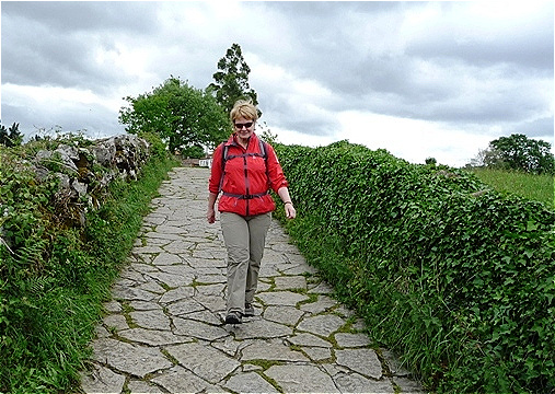 Schön restaurierter Weg
am Ortsausgang