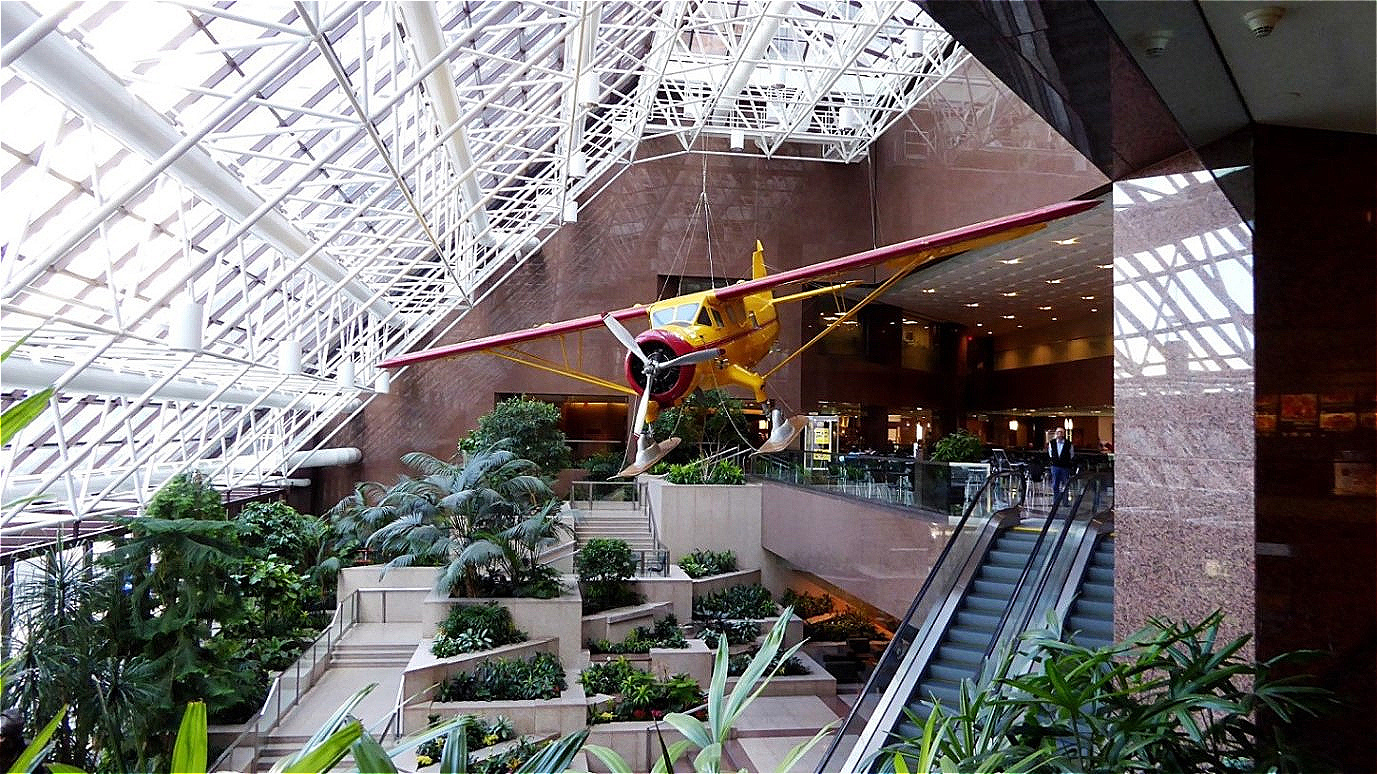 Das Innere der Hochhäuser beherbergt Geschäfte und Lokale