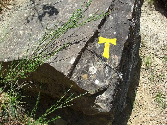 Wegzeichen
Der griechische Buchstabe "Tau" weist den Weg