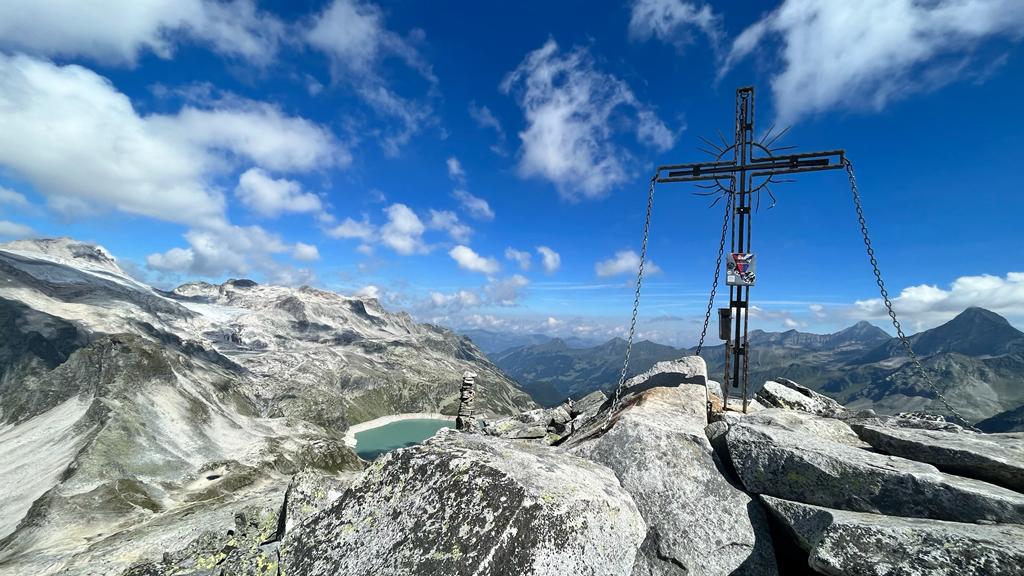 Gipfelkreuz-Mendelzkopf - 2.761 m