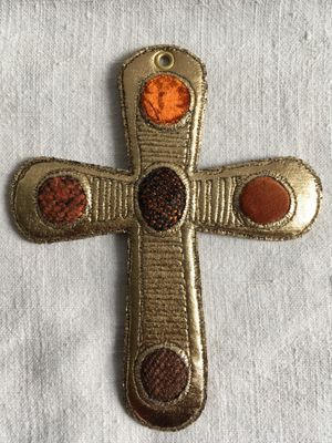 Belle croix latine discrete et originale