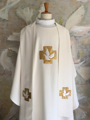 https://0501.nccdn.net/4_2/000/000/00f/745/chasuble-etole-blanche.jpg