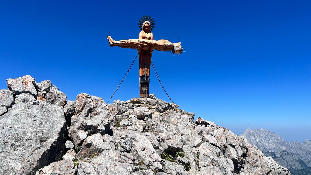 Pietà in 2.653 m Höhe als Gipfelkreuz