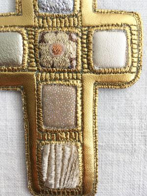 Croix murale moderne