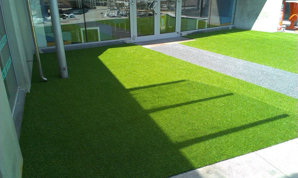 Gostinski lokal umetna trava