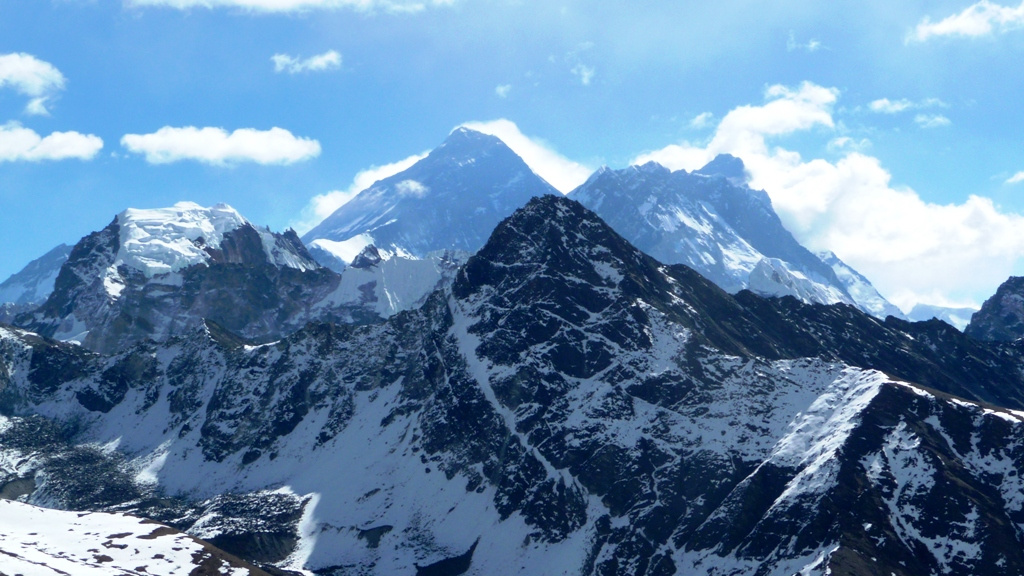 Vor dem höchsten Berg der Welt