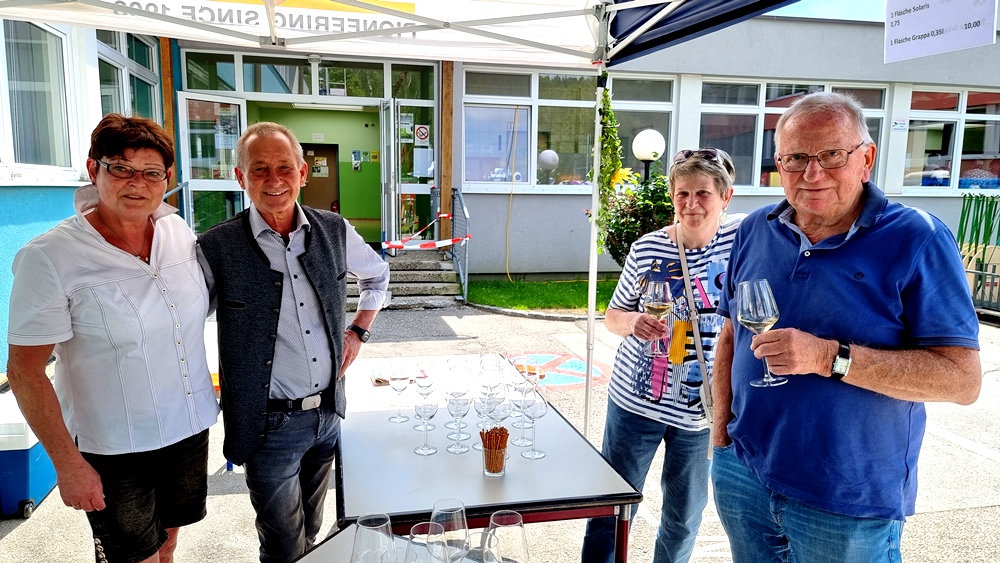 Weinverkostung bei den Friedburger Schlossbergwinzern