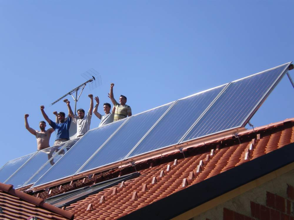 montaža zastekljenih sončnih sprejemnikov