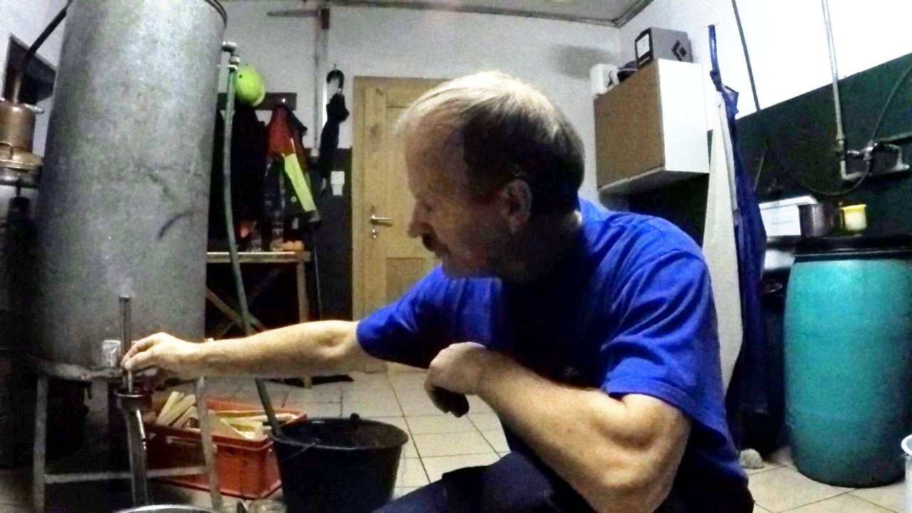 Der Alkoholgehalt wird gemessen