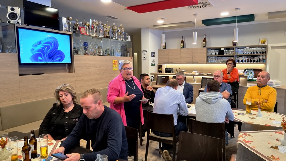 Begrüßung und Eröffnung der JHVers. durch die Obfrau