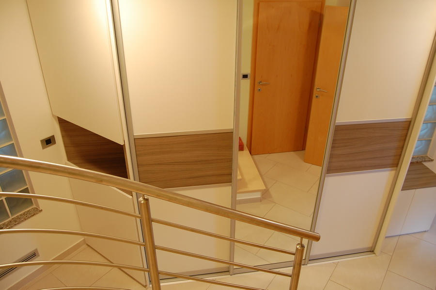 Kotna omara + vgradna omara