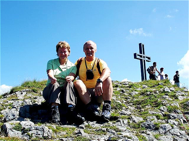 Unterm Gipfelkreuz