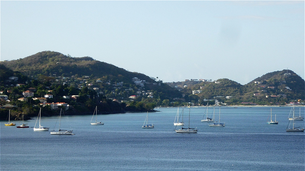 Yachten liegen vor Anker