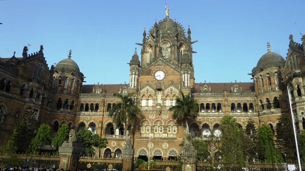  Chhatrapati Shivaji Terminus Weltkulturerbe Der Chhatrapati Shivaji Terminus ist ein Bahnhof der Indian Railways im Süden Mumbais. Er zählt zu den größten und geschäftigsten Bahnhöfen der Welt und gehört seit 2004 zum UNESCO-Weltkulturerbe.