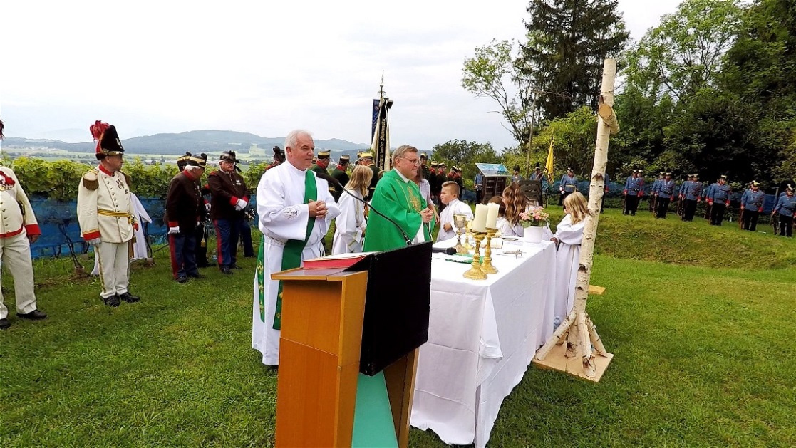 Kap.Kan. GR Mag. Marek Michalowski und  Diakon Martin Muigg gestalten die Messe