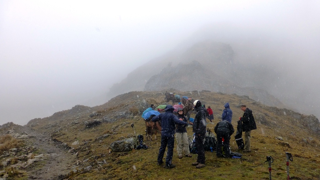 Schneeregen auf dem Pass in 4.500 m Seehöhe