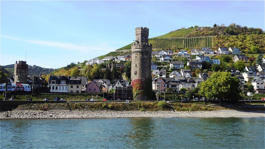 Oberwesel mit Hospital- und Ochsenturm