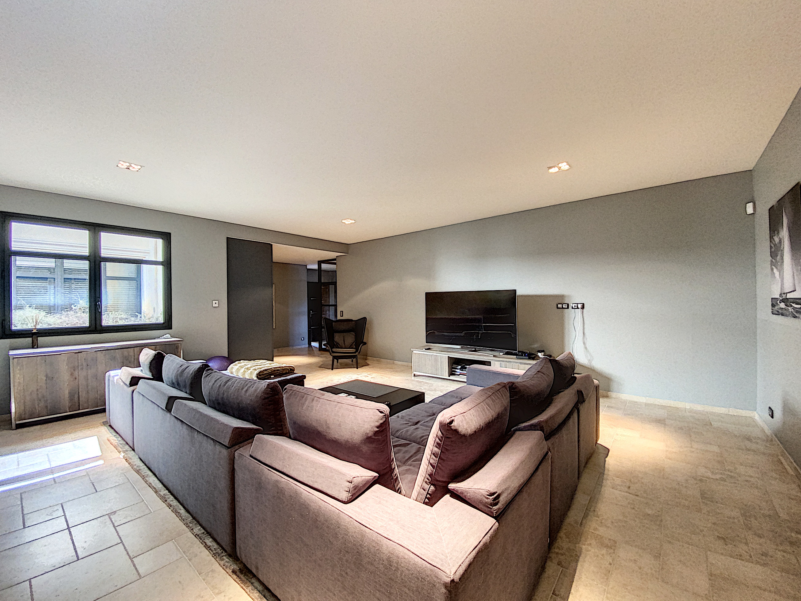 https://0501.nccdn.net/4_2/000/000/017/e75/Terre-Blanche-luxury-villa-rental-L11.jpg