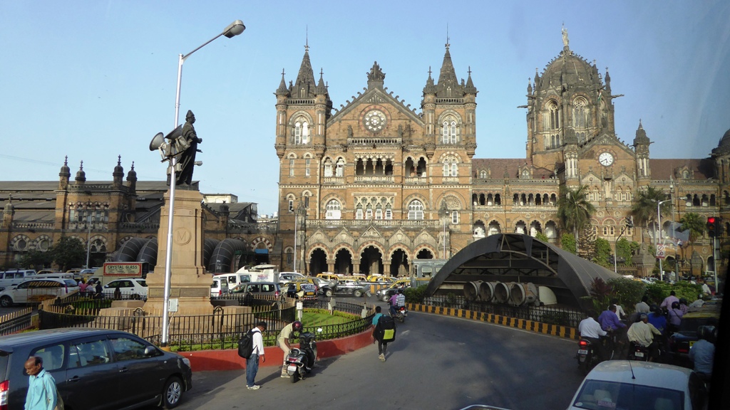  Der Bahnhof von Mumbai hieß bis 1996 - Viktoria Station