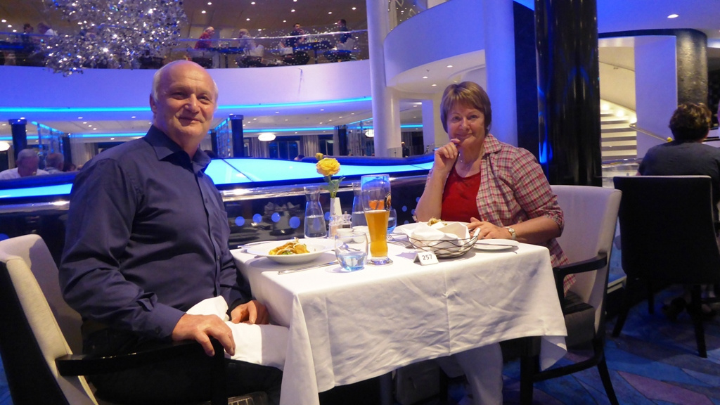 Von einer freundlichen Tischnachbarin aufgenommen !