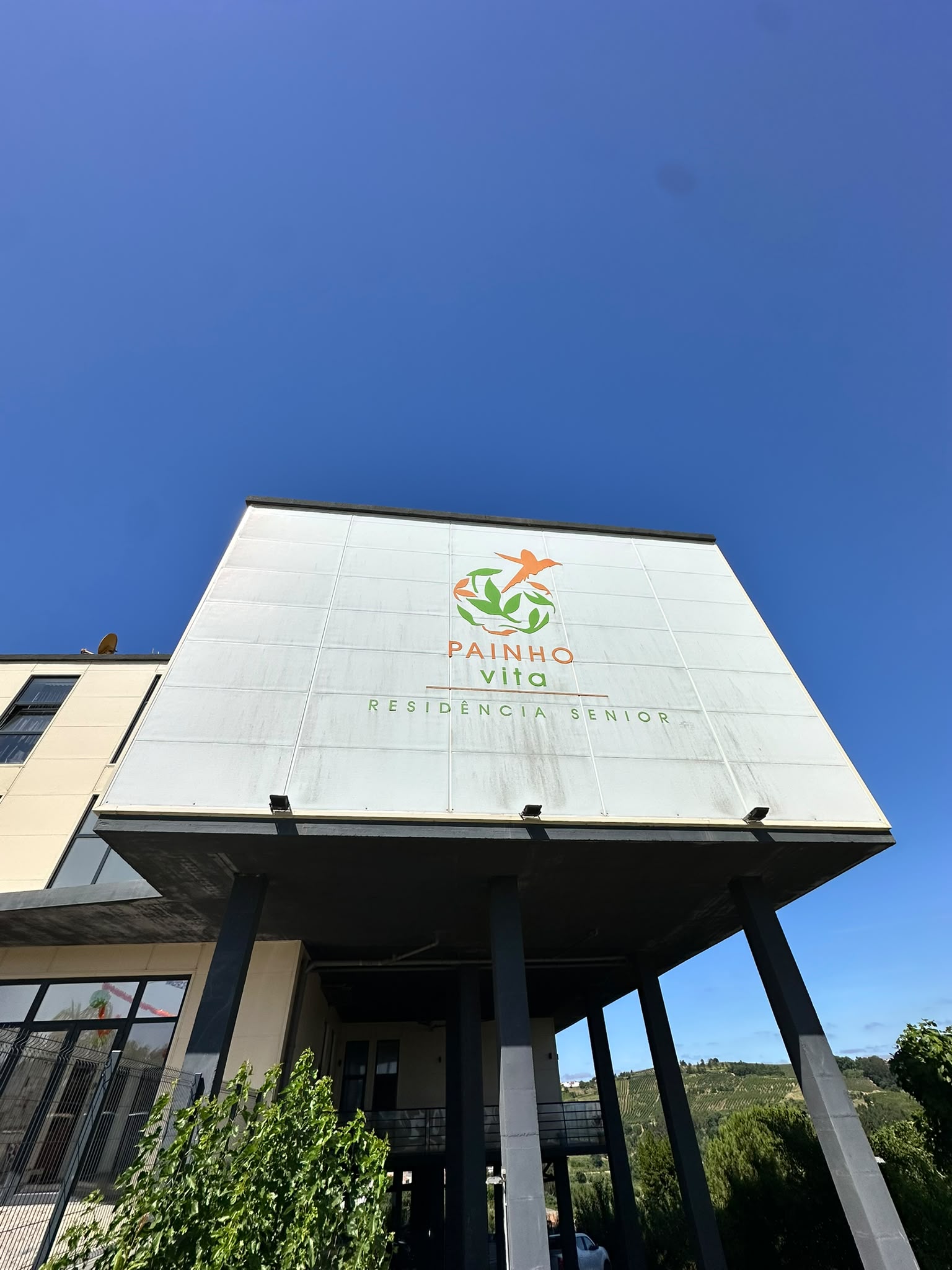 https://0501.nccdn.net/4_2/000/000/017/e75/espaco-exterior-painho-vita-3.jpeg