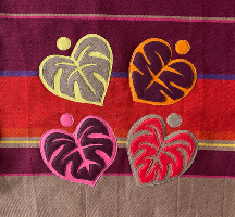 Feuilles de philodendron sur fond de toile basque
