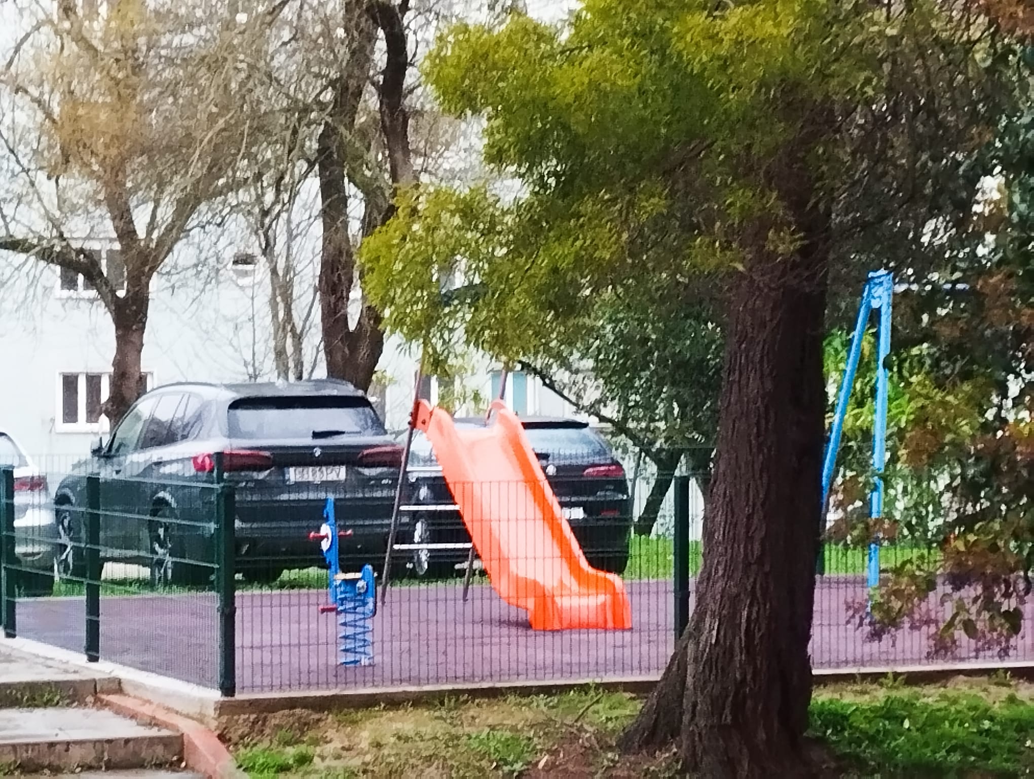 https://0501.nccdn.net/4_2/000/000/017/e75/parque-infantil.jpeg