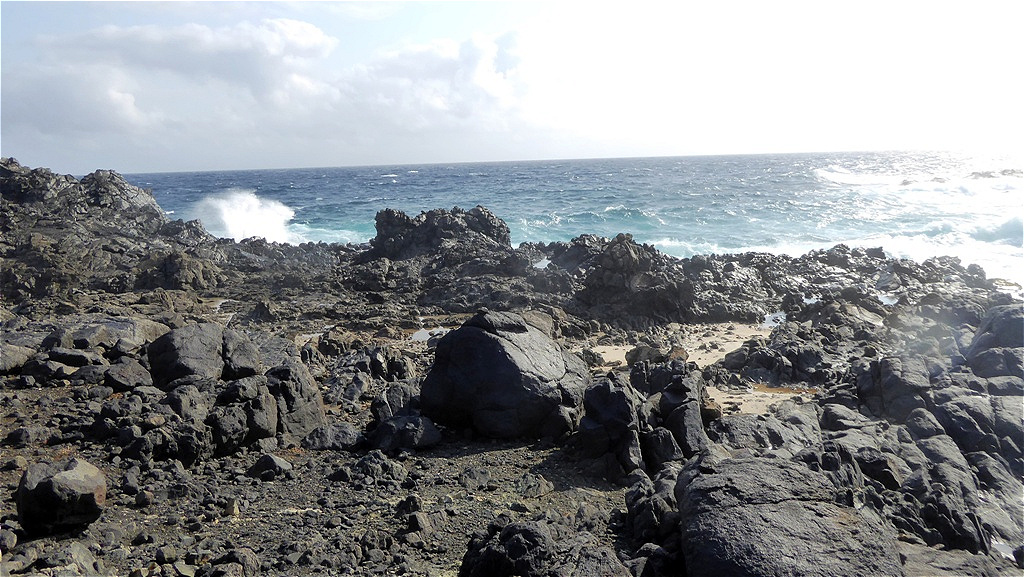 Schwarzes Vulkangestein