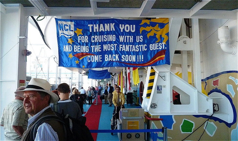 Jetzt ist es soweit
Wir müssen endgültig von Bord !