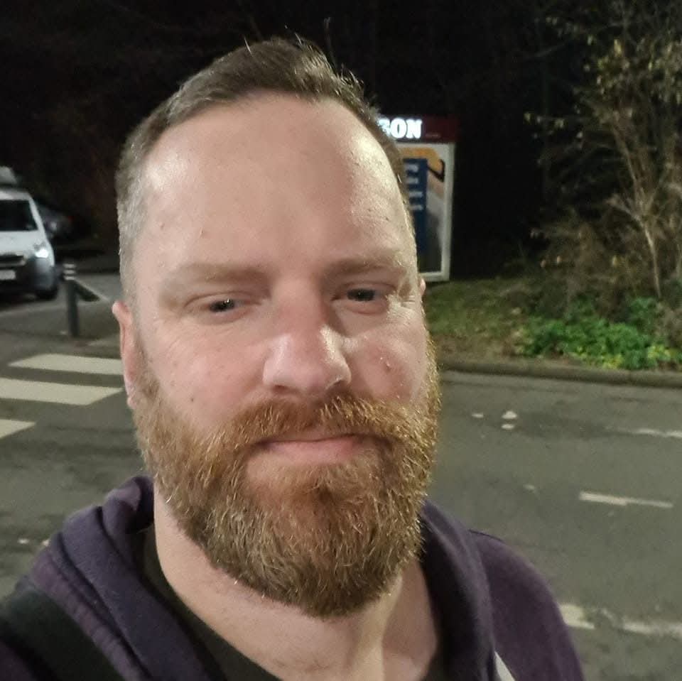 WEDNESDAY CAPTAIN
Russell Hooper
07850 564879