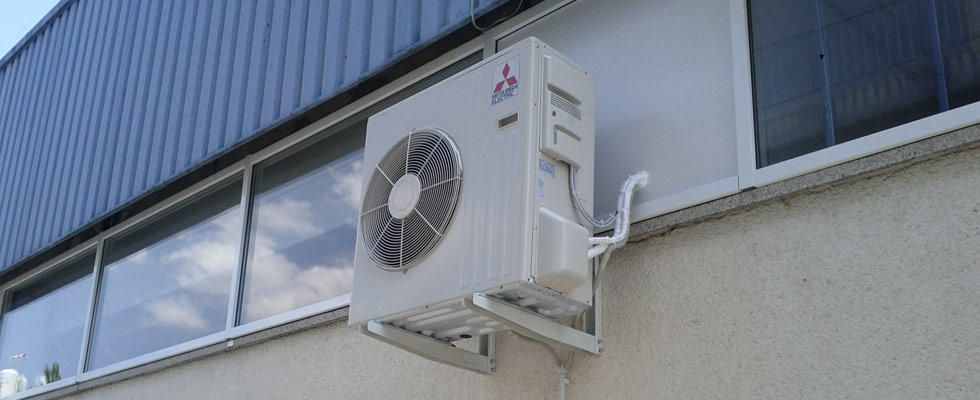 <h3 class="h3-slid">
Klimatske <br />
naprave
</h3>
<a href="klimatske-naprave.html" class="a-slid"></a>